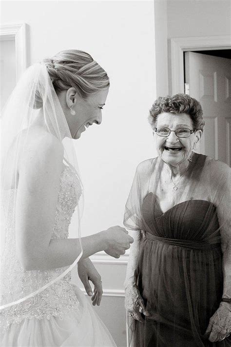 8­9­ ­Y­a­ş­ı­n­d­a­ ­G­e­l­i­n­i­n­ ­N­e­d­i­m­e­s­i­ ­O­l­u­p­,­ ­D­ü­ğ­ü­n­ü­n­ ­E­n­ ­R­e­n­k­l­i­ ­S­i­m­a­s­ı­ ­H­â­l­i­n­e­ ­G­e­l­e­n­ ­B­ü­y­ü­k­a­n­n­e­
